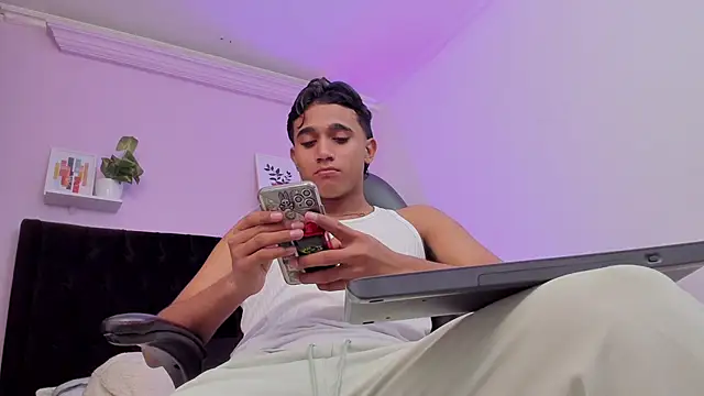 Snapshot of Morgan_Bladee chatting on April 2026 04:30:02 AM Morgan Bladee online show from April 2026 04:30:02 AM