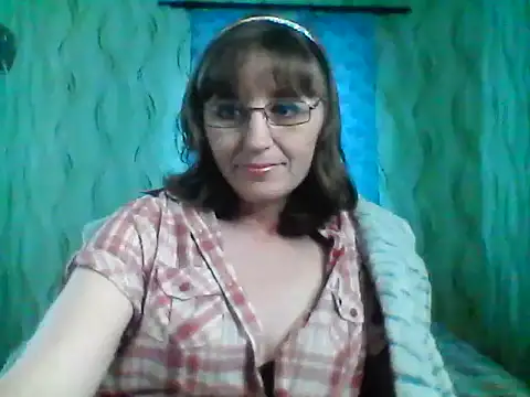 Alisaprice077 online show from April 2026 10:20:02 AM