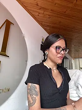 Snapshot of Cloe_pink1 chatting on March 2026 04:22:01 PM Cloe pink1 online show from March 2026 04:22:01 PM