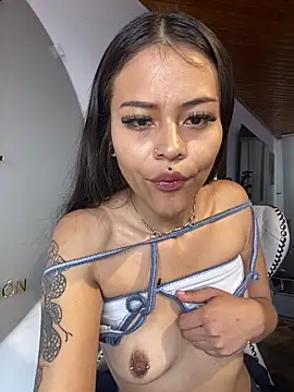 Snapshot of Cloe_pink1 chatting on March 2026 02:22:02 PM Cloe pink1 online show from March 2026 02:22:02 PM