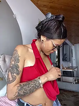 Snapshot of Cloe_pink1 chatting on March 2026 01:50:02 PM Cloe pink1 online show from March 2026 01:50:02 PM