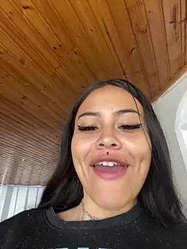 Snapshot of Cloe_pink1 chatting on April 2026 01:34:01 PM Cloe pink1 online show from April 2026 01:34:01 PM