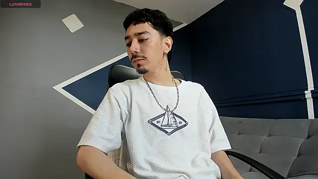 Snapshot of finn_jackson chatting on March 2026 07:31:01 PM finn jackson online show from March 2026 07:31:01 PM