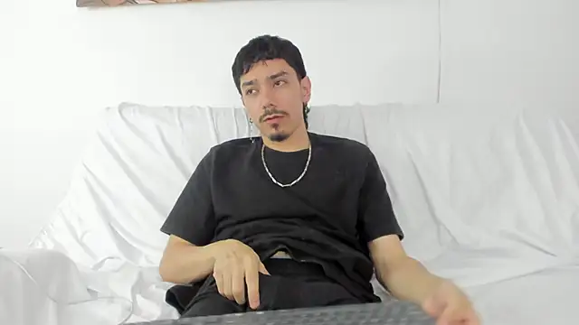 Snapshot of finn_jackson chatting on March 2026 07:40:01 PM finn jackson online show from March 2026 07:40:01 PM