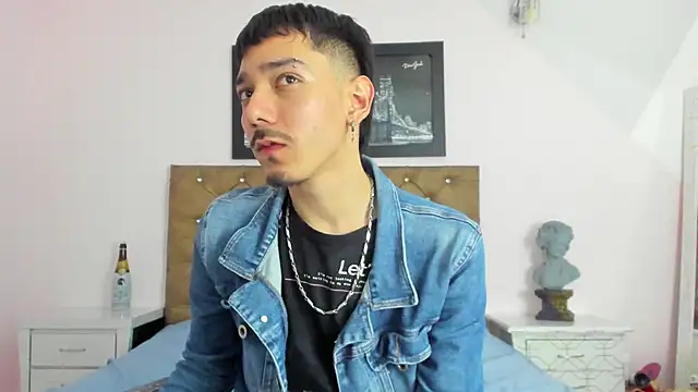 Snapshot of finn_jackson chatting on April 2026 07:59:01 PM finn jackson online show from April 2026 07:59:01 PM