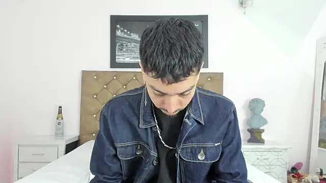 Snapshot of finn_jackson chatting on April 2026 07:37:01 PM finn jackson online show from April 2026 07:37:01 PM