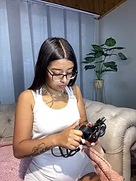 Snapshot of chanell_pinkk chatting on April 2026 12:49:01 PM chanell pinkk online show from April 2026 12:49:01 PM