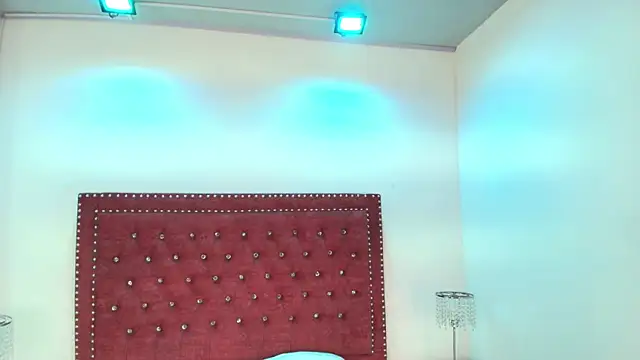 Snapshot of Daphne_glas chatting on April 2026 11:34:01 AM Daphne glas online show from April 2026 11:34:01 AM