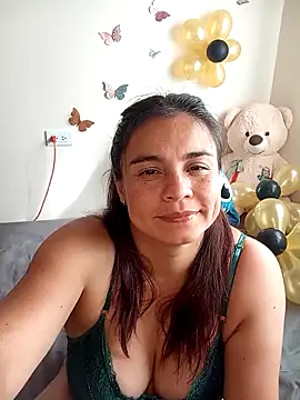 Snapshot of BettyBoo_w chatting on April 2026 01:38:01 PM BettyBoo w online show from April 2026 01:38:01 PM