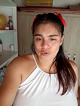 Snapshot of BettyBoo_w chatting on April 2026 01:37:01 PM BettyBoo w online show from April 2026 01:37:01 PM