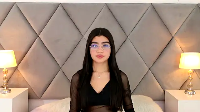 Snapshot of OliviaDiaz chatting on April 2026 08:12:02 PM OliviaDiaz online show from April 2026 08:12:02 PM