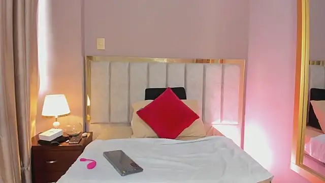 Snapshot of FreyaCameron chatting on March 2026 12:32:01 PM FreyaCameron online show from March 2026 12:32:01 PM