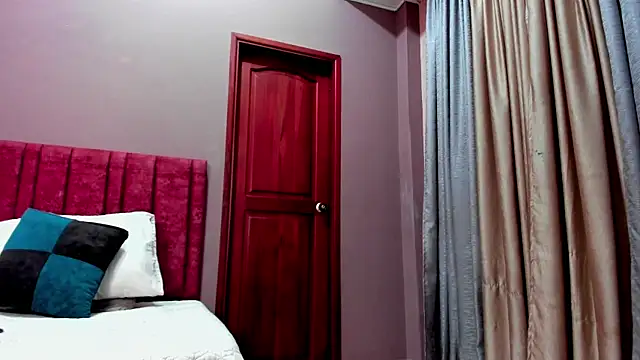 Snapshot of FreyaCameron chatting on April 2026 01:52:02 PM FreyaCameron online show from April 2026 01:52:02 PM