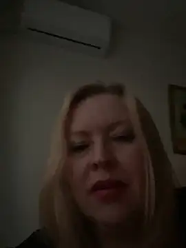 JanieLight53 online show from May 2026 12:18:01 AM