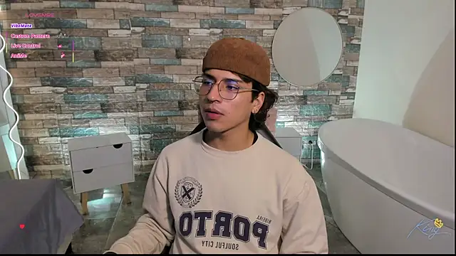 JUSTIN TAY1 online show from April 2026 12:38:02 PM