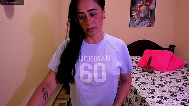 Snapshot of sara_florez12 chatting on March 2026 11:27:01 AM sara florez12 online show from March 2026 11:27:01 AM