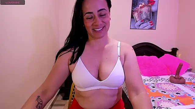 Snapshot of sara_florez12 chatting on April 2026 11:12:01 AM sara florez12 online show from April 2026 11:12:01 AM