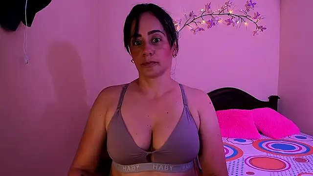 sara florez12 online show from August 2026 11:37:01 AM