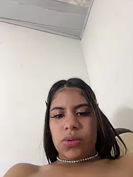 Snapshot of Jarilin-Mia chatting on April 2026 04:46:01 AM Jarilin-Mia online show from April 2026 04:46:01 AM