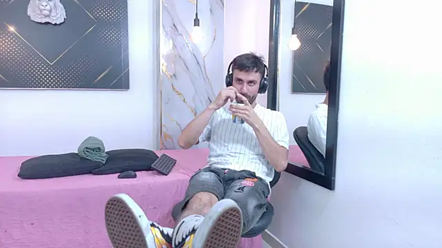 KingOfTemptation online show from June 2026 05:12:01 AM