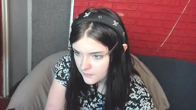 Snapshot of EsterTwilight chatting on April 2026 03:49:01 PM EsterTwilight online show from April 2026 03:49:01 PM