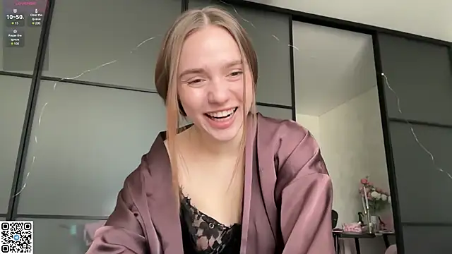 Snapshot of AliceBloomxxx chatting on April 2026 07:06:01 AM AliceBloomxxx online show from April 2026 07:06:01 AM