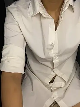 Snapshot of -Lilyn- chatting on April 2026 04:56:02 PM -Lilyn- online show from April 2026 04:56:02 PM