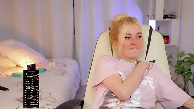 Myfeet inyourmouth online show from April 2026 07:40:02 PM