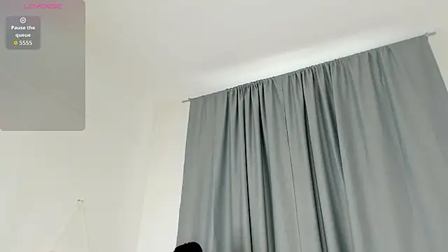 Snapshot of mint_ray chatting on April 2026 01:12:01 PM mint ray online show from April 2026 01:12:01 PM