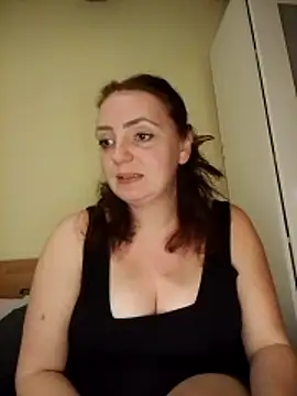 Snapshot of Bella-Monroe chatting on March 2026 06:35:02 PM Bella-Monroe online show from March 2026 06:35:02 PM