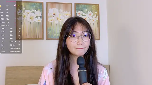 Snapshot of pinkyblooom chatting on March 2026 09:12:01 AM pinkyblooom online show from March 2026 09:12:01 AM