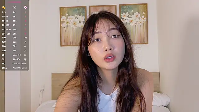 Snapshot of pinkyblooom chatting on April 2026 09:10:01 AM pinkyblooom online show from April 2026 09:10:01 AM