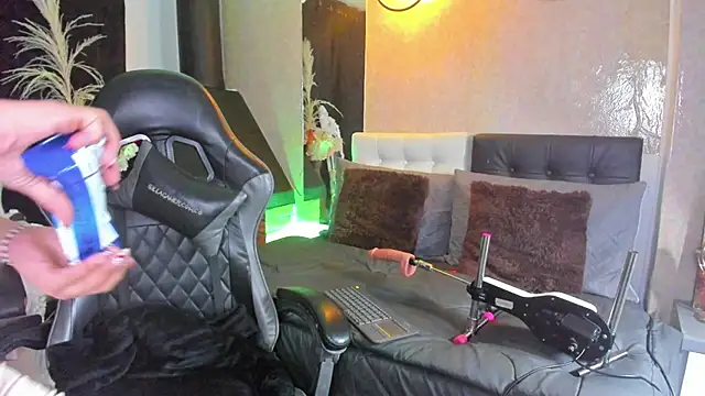 Snapshot of Vicky_Angeel chatting on April 2026 03:19:02 PM Vicky Angeel online show from April 2026 03:19:02 PM