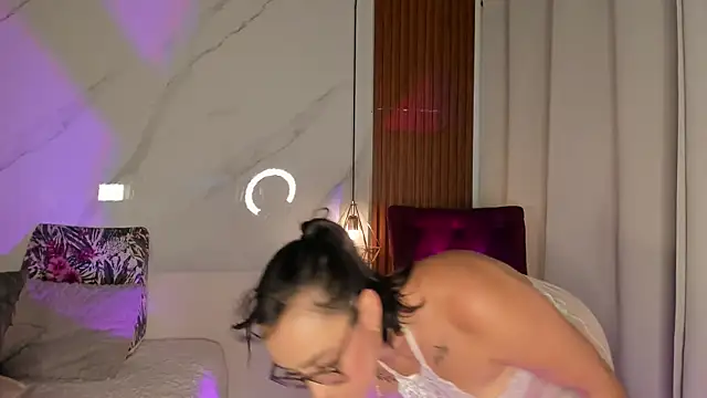 Snapshot of Jung-Zc chatting on April 2026 09:49:02 PM Jung-Zc online show from April 2026 09:49:02 PM