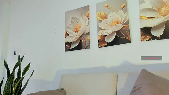 Snapshot of Viioletcollins chatting on April 2026 01:41:01 PM Viioletcollins online show from April 2026 01:41:01 PM