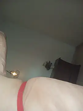 Snapshot of Elenna__ chatting on April 2026 01:38:02 PM Elenna online show from April 2026 01:38:02 PM