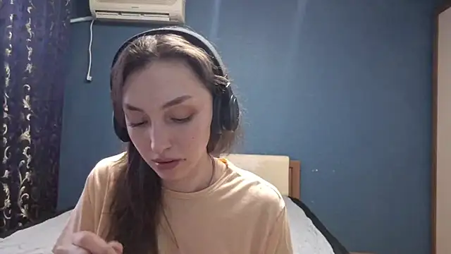 CindyLight online show from April 2026 04:01:01 PM