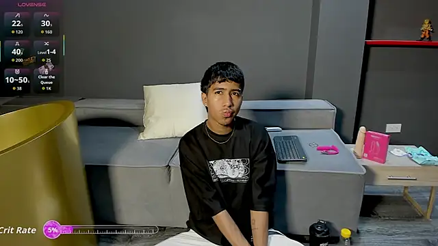 Snapshot of Ender_h0tt chatting on April 2026 01:52:02 PM Ender h0tt online show from April 2026 01:52:02 PM