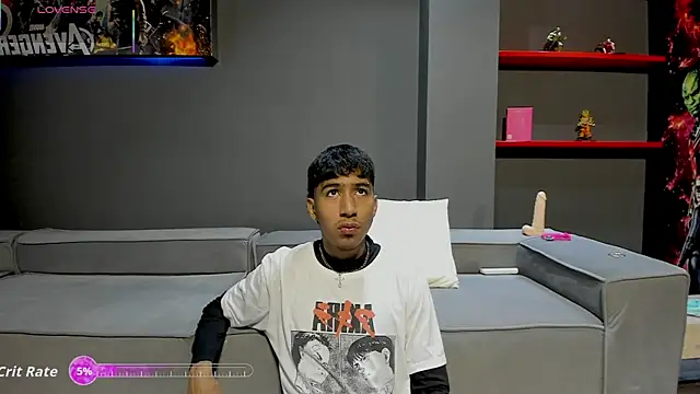 Snapshot of Ender_h0tt chatting on April 2026 01:44:01 PM Ender h0tt online show from April 2026 01:44:01 PM