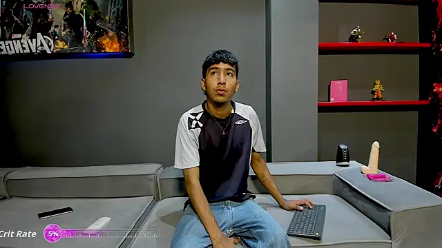 Snapshot of Ender_h0tt chatting on April 2026 02:01:02 PM Ender h0tt online show from April 2026 02:01:02 PM