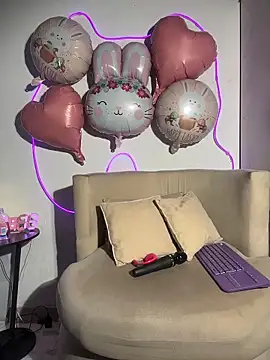 Snapshot of MiaFoxie_ chatting on April 2026 03:42:02 PM MiaFoxie online show from April 2026 03:42:02 PM