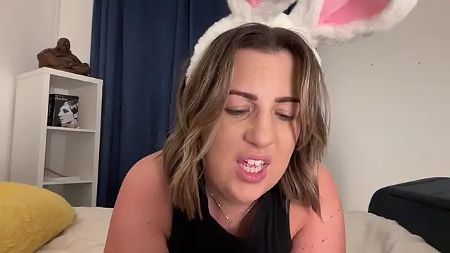 Snapshot of annabellewarick chatting on April 2026 06:50:01 PM annabellewarick online show from April 2026 06:50:01 PM