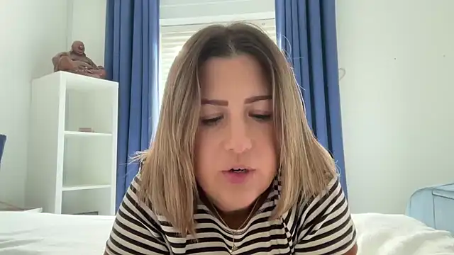 Snapshot of annabellewarick chatting on April 2026 02:21:01 PM annabellewarick online show from April 2026 02:21:01 PM