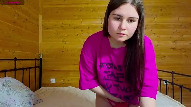 Snapshot of LucyMur chatting on April 2026 04:18:01 PM LucyMur online show from April 2026 04:18:01 PM