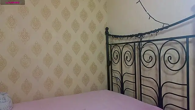 Snapshot of LucyMur chatting on April 2026 08:14:01 PM LucyMur online show from April 2026 08:14:01 PM