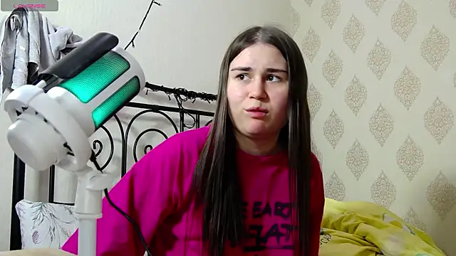 Snapshot of LucyMur chatting on April 2026 04:48:01 AM LucyMur online show from April 2026 04:48:01 AM