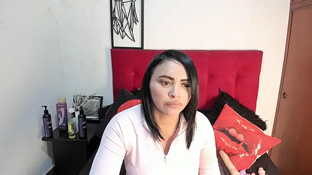 Snapshot of EstrellaSmmith chatting on July 2026 08:44:01 PM EstrellaSmmith online show from July 2026 08:44:01 PM