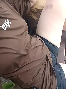 Snapshot of yuya_style chatting on April 2026 05:01:02 PM yuya style online show from April 2026 05:01:02 PM