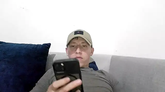 Snapshot of paulcevallos05 chatting on May 2026 04:31:02 AM paulcevallos05 online show from May 2026 04:31:02 AM