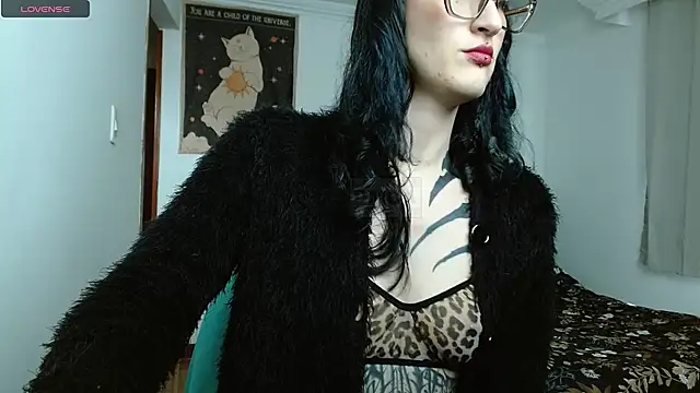 Snapshot of VelvetVal_ chatting on April 2026 05:16:01 PM VelvetVal online show from April 2026 05:16:01 PM